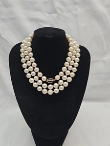 Vintage 38 pulgadas. Collar de perlas de un solo hilo broche adornado de oro amarillo de 14K  - Imagen 1 de 15