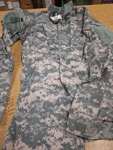 New US Army ACU Digital Military Combat Uniform Shirt Jacket Coat VARIOUS SIZES - Picture 1 of 9