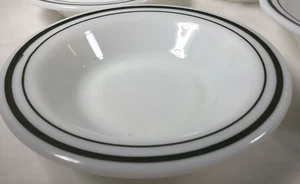Tazón de restaurante de vidrio de leche Corning blanco con borde verde bosque 6 1/2" precio ea. - Imagen 1 de 5