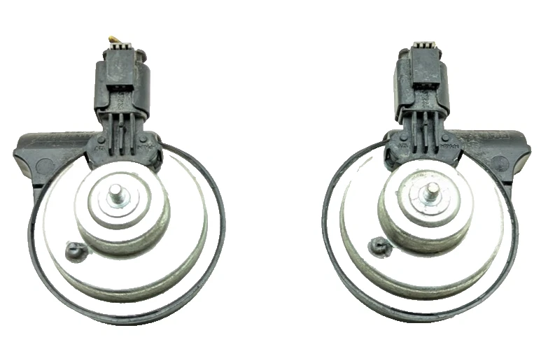 Par de bocinas bajas y altas OEM MERCEDES-BENZ C300 C450 2008-2014 Foto 1 de 4