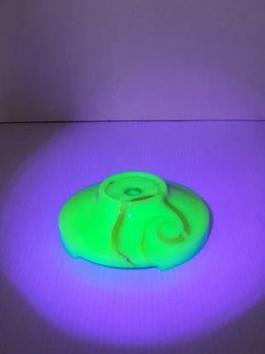 As Is Houze Uranium Slag Glass Swirl 4.5" Round Circle Table Lamp Base Part - Image 1 of 4