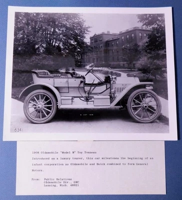 1908 Oldsmobile Model M Toy Tonneau 8x10 Photo by Oldsmobile PR Lansing MI blk6 - Image 1 of 3