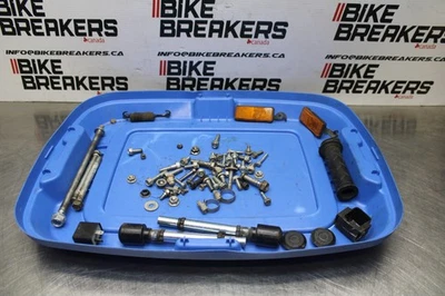 08 HONDA CBR125R PERNOS DE MONTAJE HERRAJES MOTOR TORNILLOS BB804 Foto 1 de 4