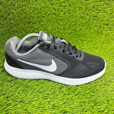 Nike Revolution 3 Damengröße 11 schwarz weiß Walking Laufschuhe Turnschuhe - Bild 1 von 4