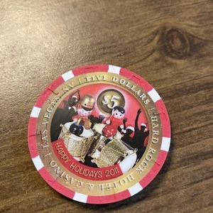$5 hard rock  christmas 8 obsolete las vegas nevada  casino chip - Picture 1 of 3