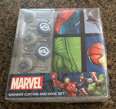 Набор занавесок для душа Marvel Avengers 70 x 72 дюйма и 12 крючков - Изображение 1 из 3