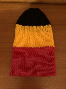 NEW Mens Ladies Double knit stripe Beanie black Gold Red Sports Football - Picture 1 of 2