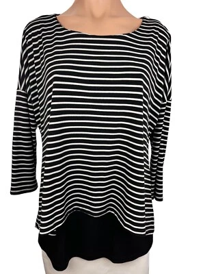 Top Pullover Chico's Rayas Blancas y Negras Talla 1/M Manga 3/4 Dobladillo Asimétrico Foto 1 de 4