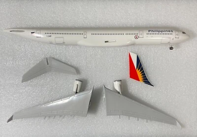 SALE! 1/200 Daron PHILIPPINES AIRLINES AIRBUS A330-300 - Image 1 of 4