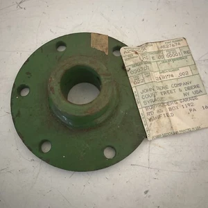 GENUINE JOHN DEERE RETAINER AE27674 NEW OEM - Picture 1 of 4