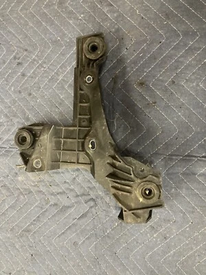 Soporte de montaje de filtro de aire Volvo S60R S60 V70R 2005-2007 30636575 OEM #1600M Foto 1 de 4