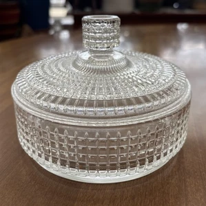 Plato de baratija en polvo de vidrio redondo corte diamante vintage con tapa - tocador para mujer - Imagen 1 de 2
