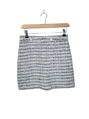 Minifalda Miss Selfridge Boucle blanca y negra con botones de perlas sintéticas Reino Unido 8 Foto 1 de 4