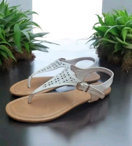 City Classified White Thong Ankle Strap Flat Sandals Women's Size 7 Summer Cool - Picture 1 of 9