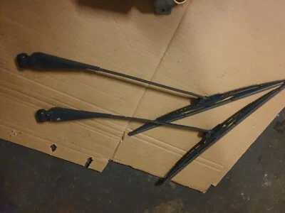 VW Golf 1 Cabrio Wischer Scheibenwischer 2x Arme Wischerarme  - Bild 1 von 2