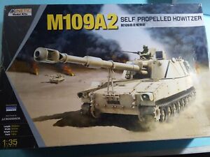 1/35 Kinetic  M109A2 Self Propelled Howitzer 