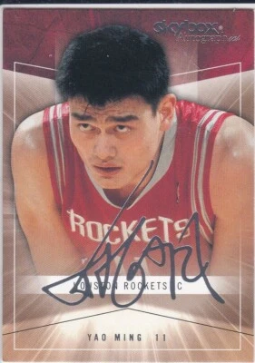 YAO MING AUTO SIGS Skybox AUTOGRAPH Ics Basketball Card HOUSTON ROCKETS HOFer! - Image 1 of 2