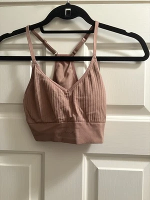 Top Bralette Rosa Acanalado Sin Costuras Ligeramente Forrado Correa Ajustable Pequeño Foto 1 de 4