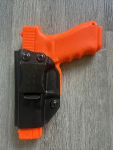 NEW Concealed Carrier GLOCK 17 19 19X 22 23 26 31 32 45 IWB Kydex Holster LEFT - Picture 1 of 9