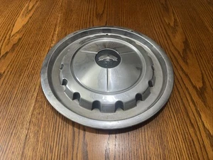 1957 CHEVROLET HUBCAP wheel cover - Bild 1 von 12