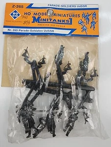 Roco Minitanks HO Scale Parade Soldiers USSR 1/87 WWII Z-265 - Picture 1 of 4