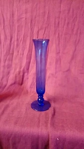 Precioso jarrón vintage azul transparente de vidrio. Caja 3 - Imagen 1 de 6