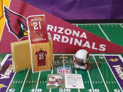 2018 NFL Series 7 Teenymates Arizona Cardinals DB Patrick Peterson figure/locker Cover