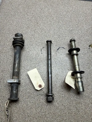 Kawasaki KX250F 2009 eje delantero y trasero basculante perno espaciadores completos tuerca perno Foto 1 de 3