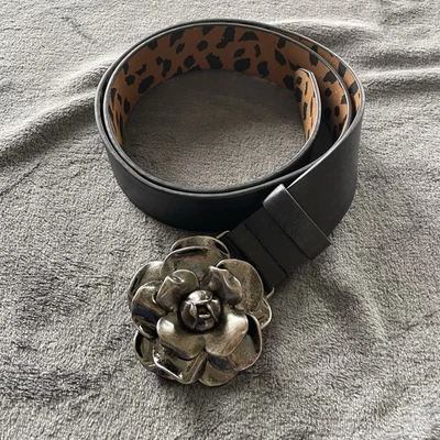 Cinturón Betsey Johnson Para Mujer Grande Negro Plateado Floral Diseñador Y2K Grueso Boho Foto 1 de 4