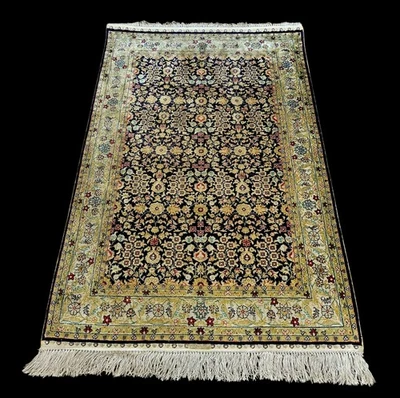 Alfombra de oración vintage anudada a mano seda sobre seda Samarcanda arte de seda de lujo Uzbekistán Foto 1 de 4