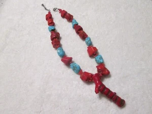 VINTAGE CHUNKY TURQUOISE HOWLITE BEAD RED CORAL PENDANT NECKLACE - Picture 1 of 11