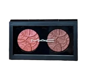 MAC Extra Dimension Eye Shadow Duo WRAP IT UP + AMOROUS ALLOY - 0.1 oz / 3 g - Picture 1 of 2