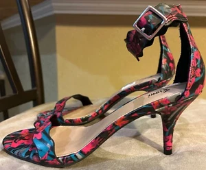 Fioni Heels Womens Black Floral print Ankle Strap Open Toe Sandal Shoe SZ 7 SALE - Picture 1 of 7
