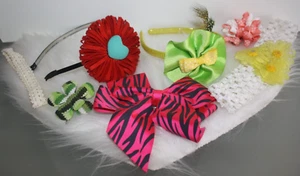 Menge 7 Mädchen Haarschmuck Stirnbänder Schleifen Clips Bunt Boho Schule Neu in Verpackung - Bild 1 von 4