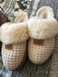 UGG Pantoletten Gr. 10 Damen Hausschuhe Garn vorne Lammfell innen - Bild 1 von 4
