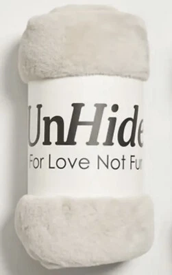 UnHide Lil' Marsh 50”x 60” manta de piel sintética beige oso NUEVO en envoltura Foto 1 de 3