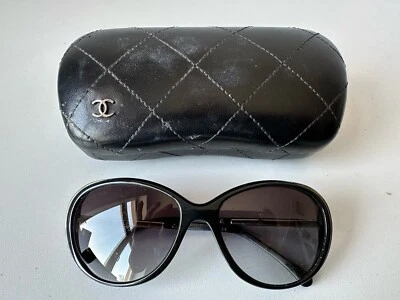 Gafas de sol Chanel 6037 501/3C 57-16 135 3N negras/plateadas con logotipo CC templos con estuche Foto 1 de 4