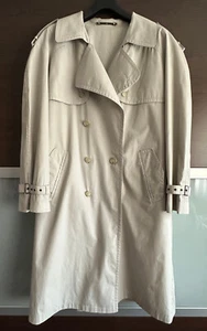 Trenchcoat Herren: Der Sommertrend - Bild 1 von 17