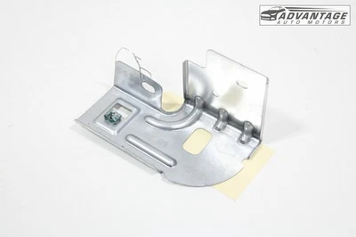 2024-2025 CHEVROLET TRAX PORTA TRASEIRA ESQUERDA PAINEL SUPORTE SUPORTE MONTAGEM FABRICANTE DE EQUIPAMENTO ORIGINAL - Imagem 1 de 4