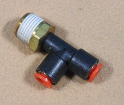 1/4" Tube x 3/8" NPT Run Tee (KQ2Y07-36S), SMC KQY07-36S - Lot of 6 New - Image 1 of 4