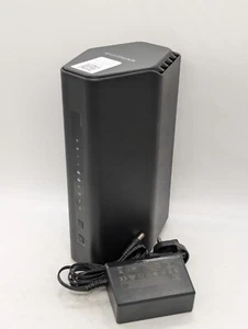 Routeur gaming tri-bande NETGEAR Nighthawk RS300 WiFi 7 BE9300 9,3 Gbps + câble - Photo 1/24
