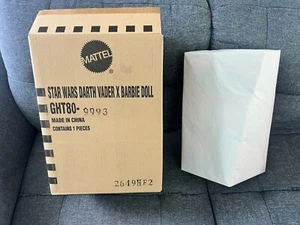 New Barbie: 2019 Mattel GHT80 Star Wars Darth Vader X Barbie with Shipper - Picture 1 of 16