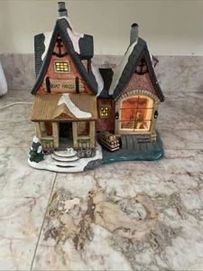 Ferienhaus Akzente Bootshaus Porzellan beleuchtetes Haus Weihnachtsdorf - Bild 1 von 11