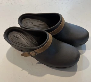 Zuecos Crocs Sarah zapatos mules talla 10. Nunca usado solo probado. - Imagen 1 de 3