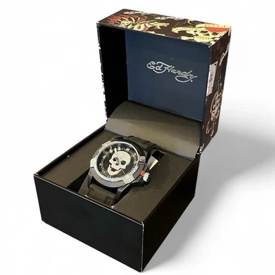 ED HARDY Reloj Hombre Calavera Cristal Negro Mate Banda Deportiva Movimiento Cuarzo NUEVO Foto 1 de 4