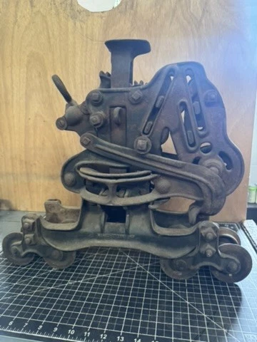 "Antiguo carro de heno 1916 - Probablemente Myers - portador de granero de hierro fundido - 20"" x 18""" Foto 1 de 4