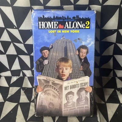 Home Alone 2 Lost in New York 1993 VHS Macaulay Culkin Fox Video Vintage 1990s - Image 1 of 4