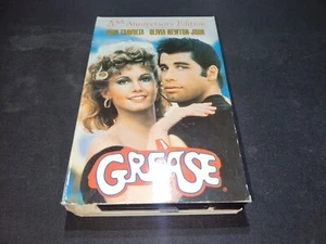 Grease 20th Anniversary Edition 1998 VHS EX+NM condition w movie script! - Foto 1 di 4