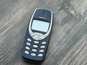 Original Nokia 3310 - 4 MB - Dark Blue ( Factory Unlocked) GSM RARE Mobile Phone - Zdjęcie 1 z 14