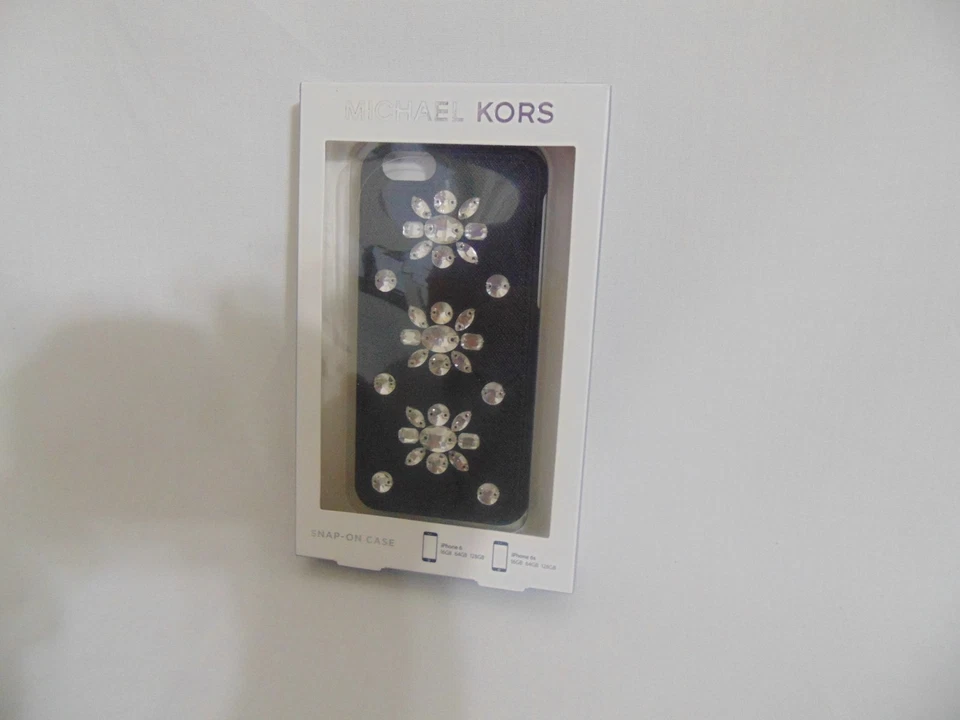 Cubierta Michael Michael Kors con incrustaciones de cuero adornado iPhone 6 MP1524 $75 Foto 1 de 4
